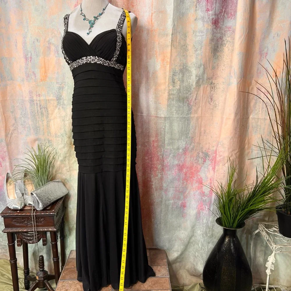 πBetsy & Adam Look at the backside.....Great looking Prom - Ball - Formal Dress - Picture 8 of 16